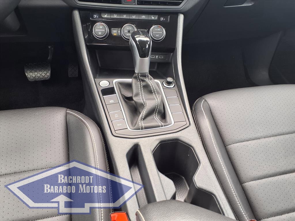 Used 2024 Volkswagen Jetta SE image 19