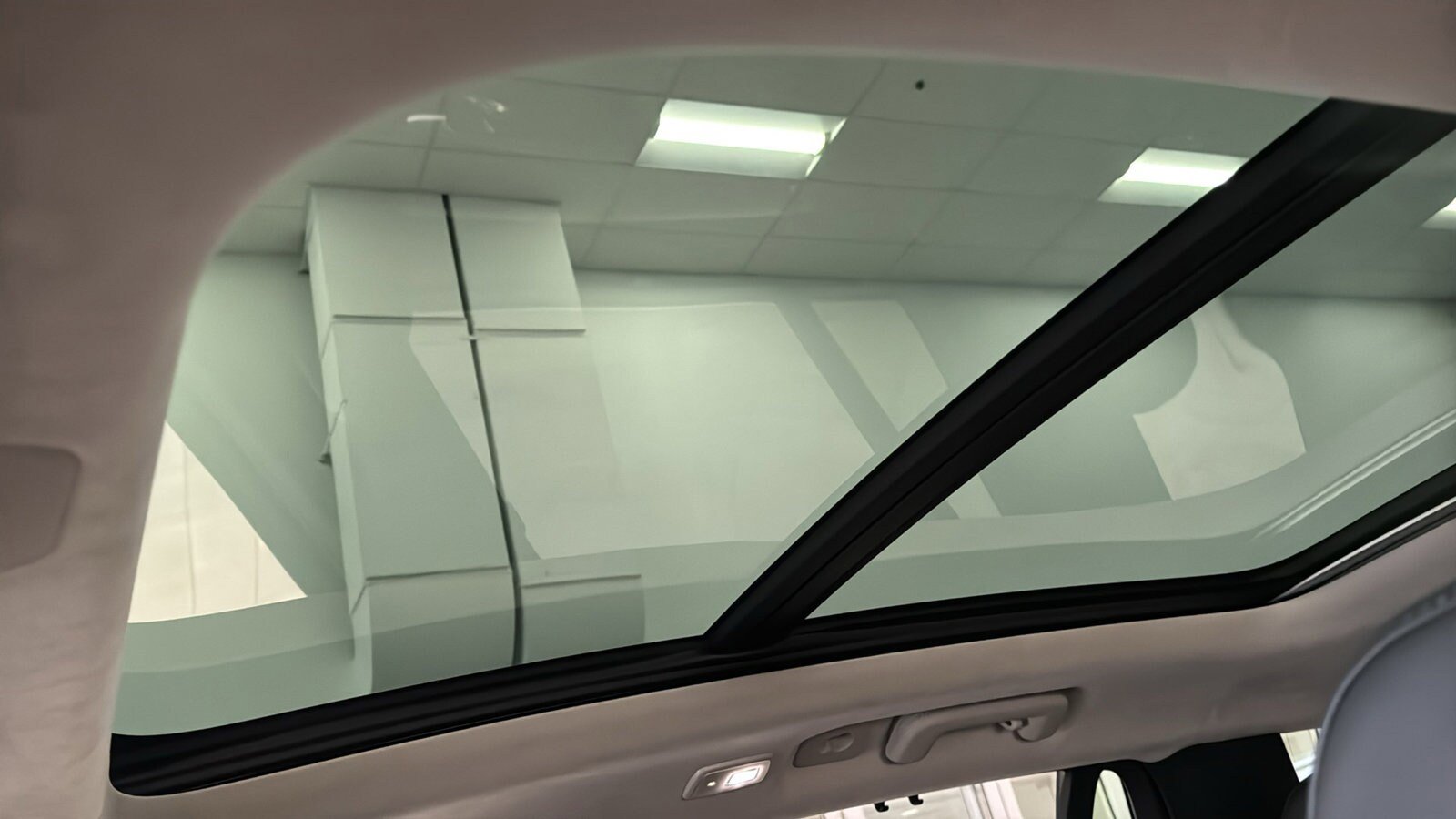 New 2026 Volvo XC90 T8 Ultra w/ Lounge Package image 25