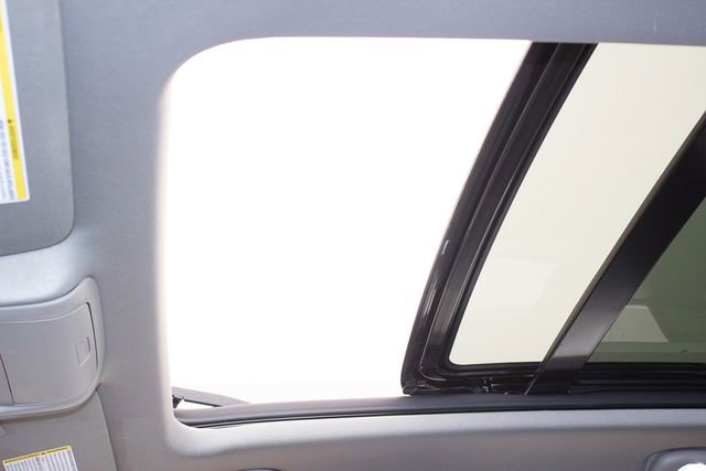 Used 2023 Cadillac XT4 Luxury w/ Cold Weather Package image 19