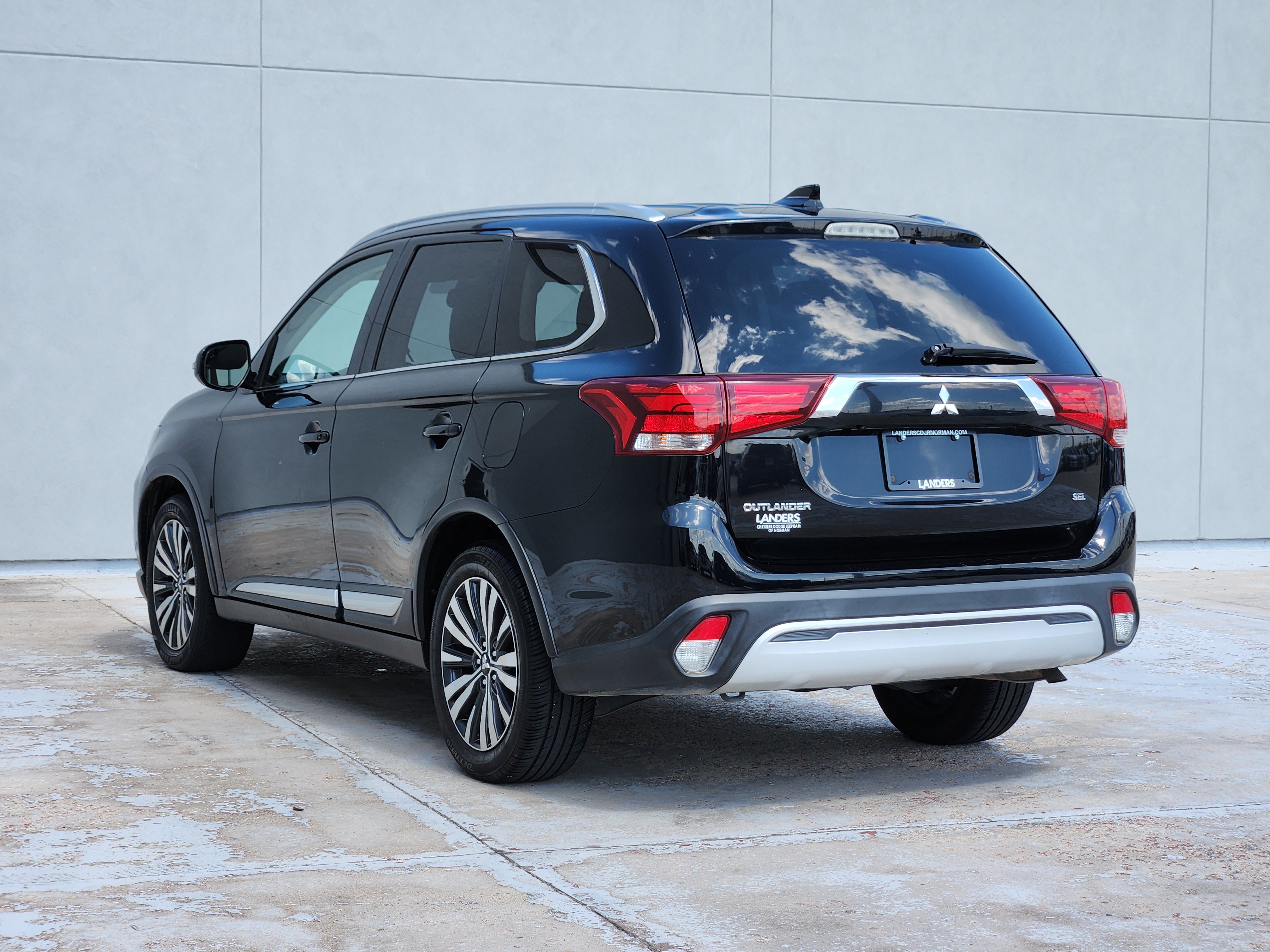 Used 2020 Mitsubishi Outlander SE FWD image 6