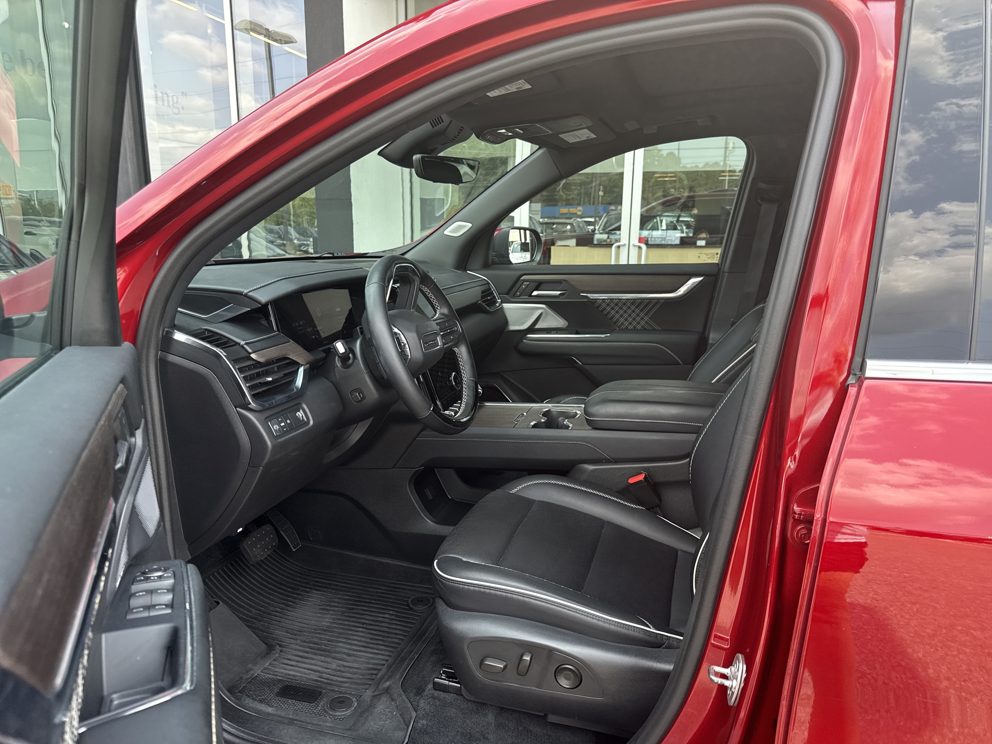 Used 2024 GMC Acadia Denali w/ Super Cruise Package FWD image 10