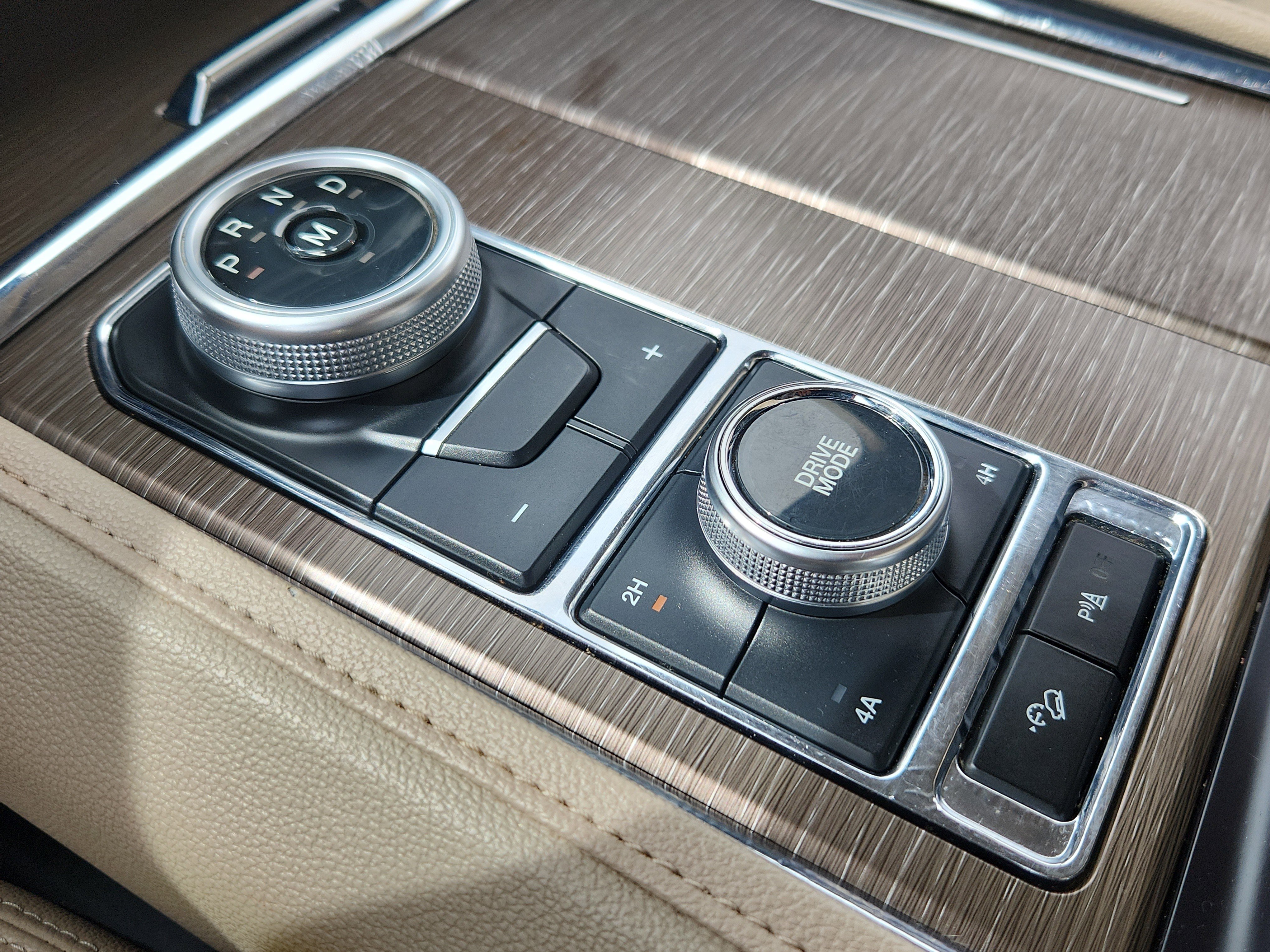 Used 2023 Ford Expedition Limited image 20