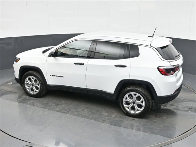 Used 2025 Jeep Compass Sport image 26