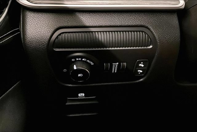 Used 2023 Jeep Wagoneer Series III w/ Premium Group I AWD/4WD image 39