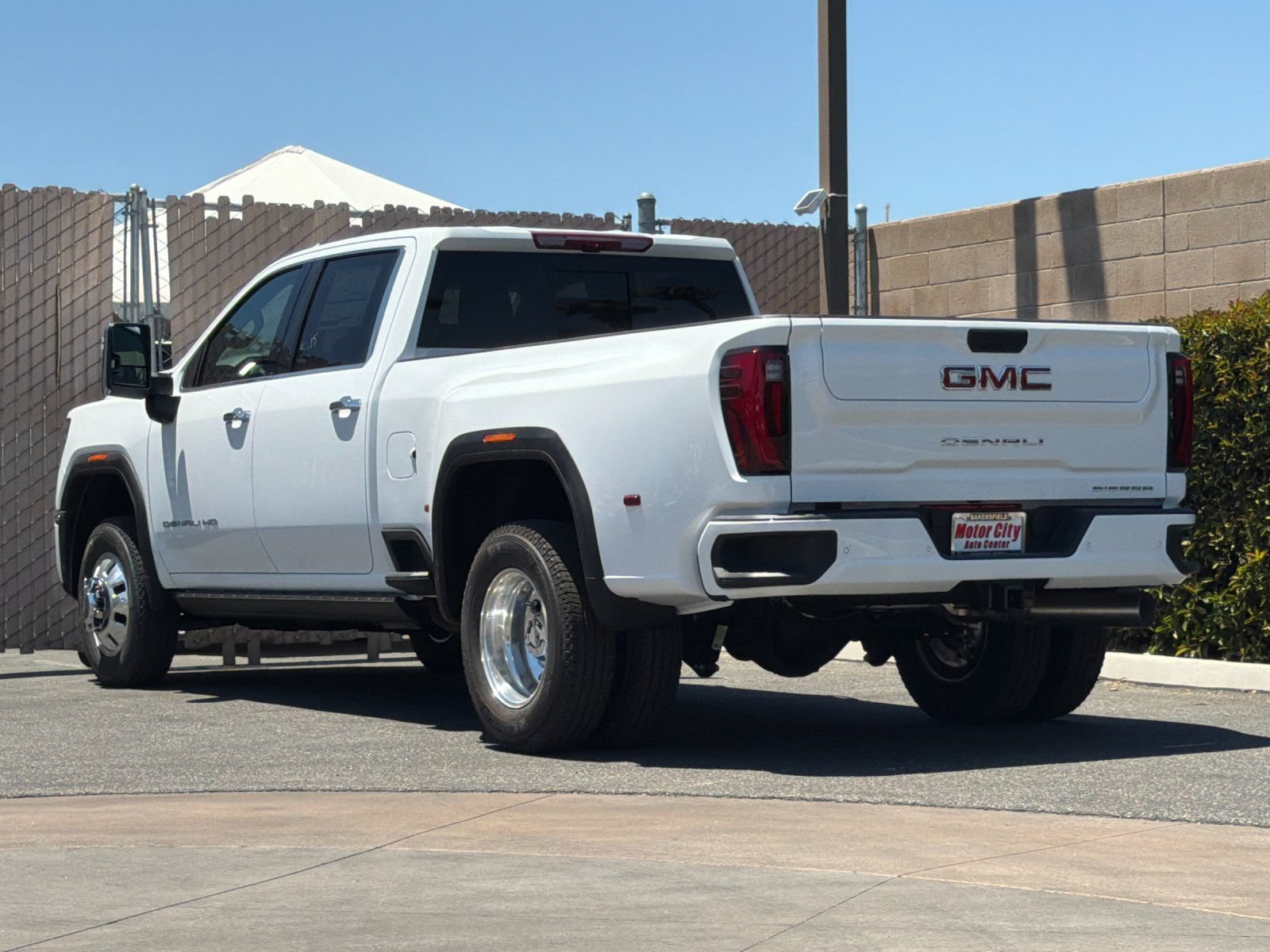 New 2026 GMC Sierra 3500 Denali w/ Denali Reserve Package AWD/4WD image 6