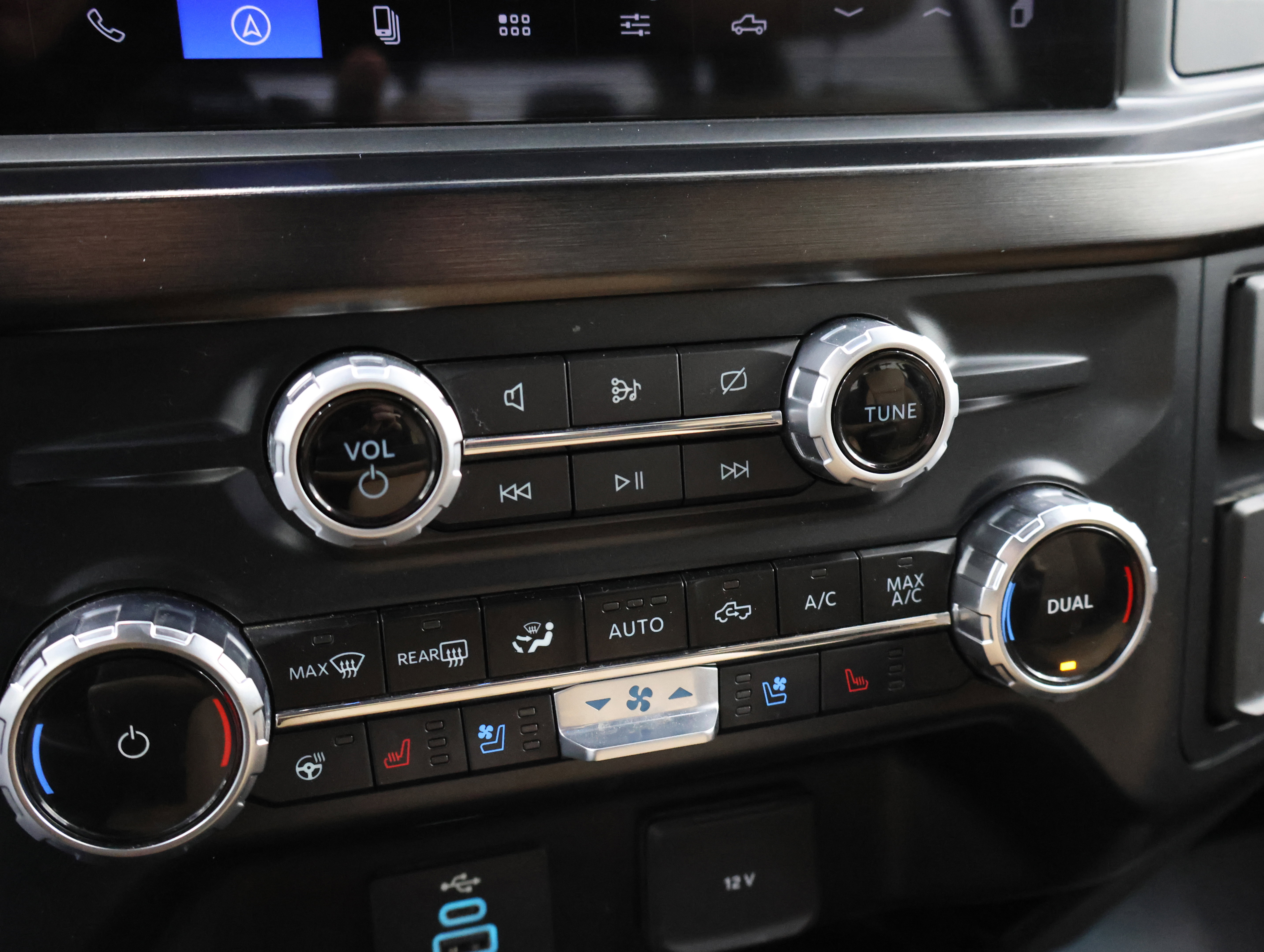 Used 2023 Ford F350 Lariat w/ FX4 Off-Road Package image 51