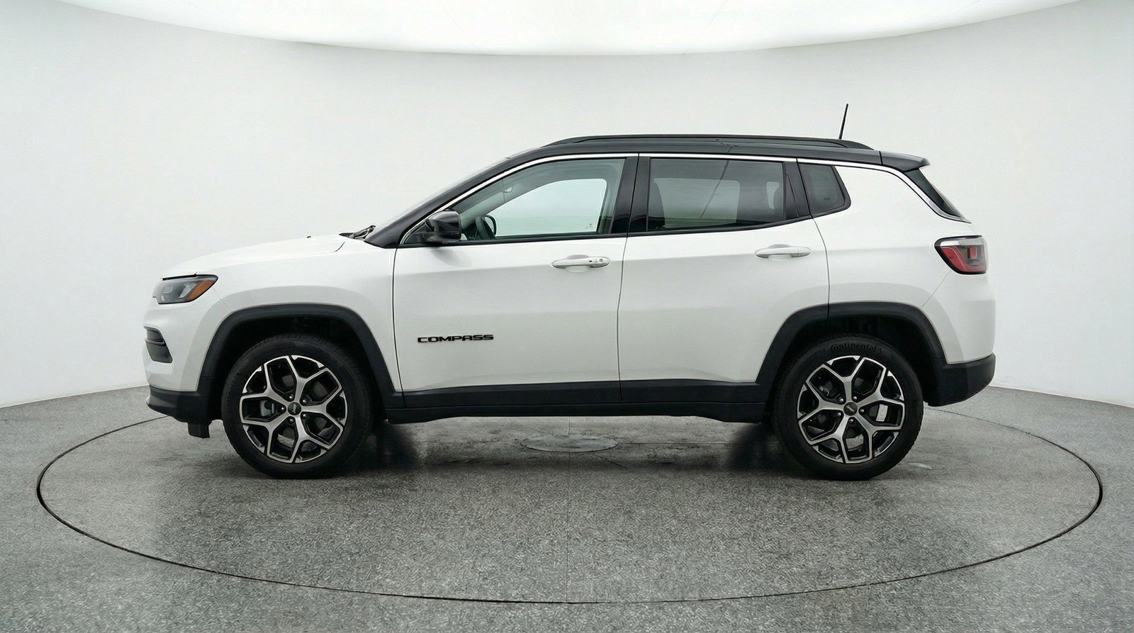 Used 2025 Jeep Compass Limited image 5