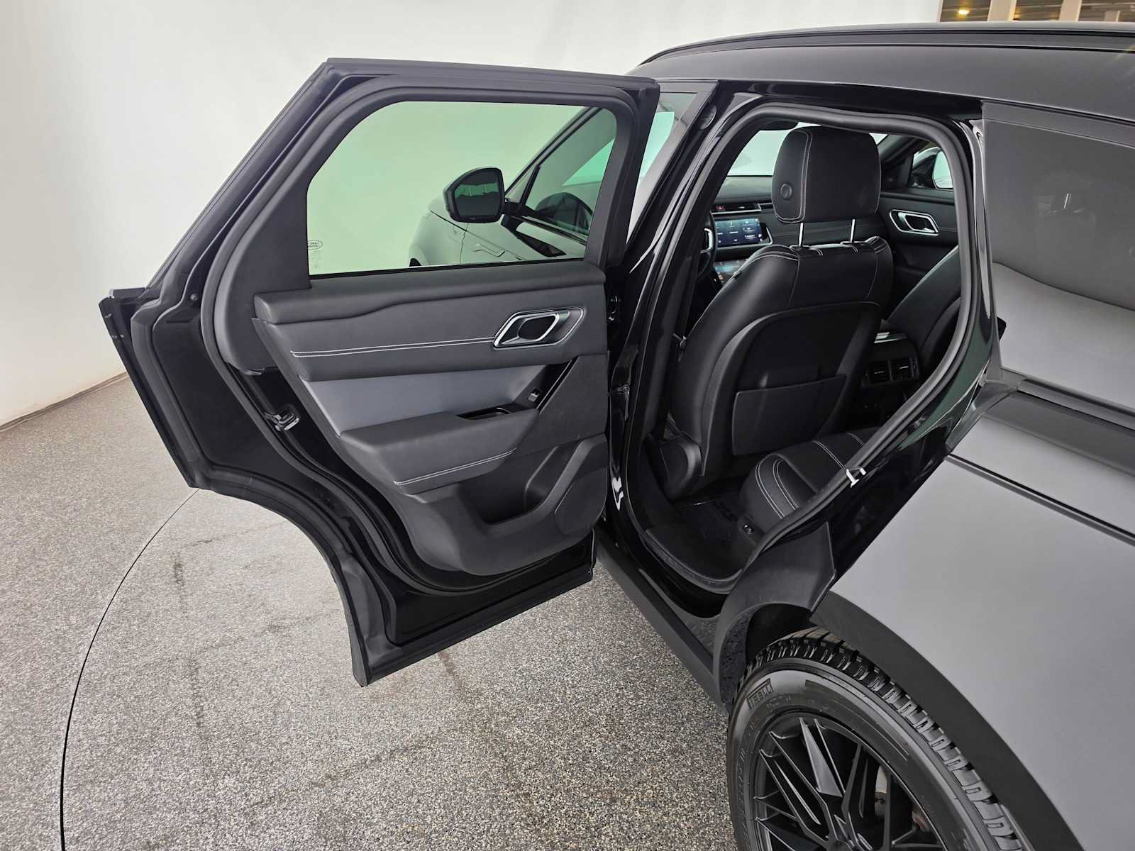 Used 2023 Land Rover Range Rover Velar R-Dynamic S AWD/4WD image 15