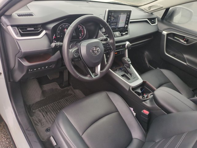 Used 2021 Toyota RAV4 Limited image 13