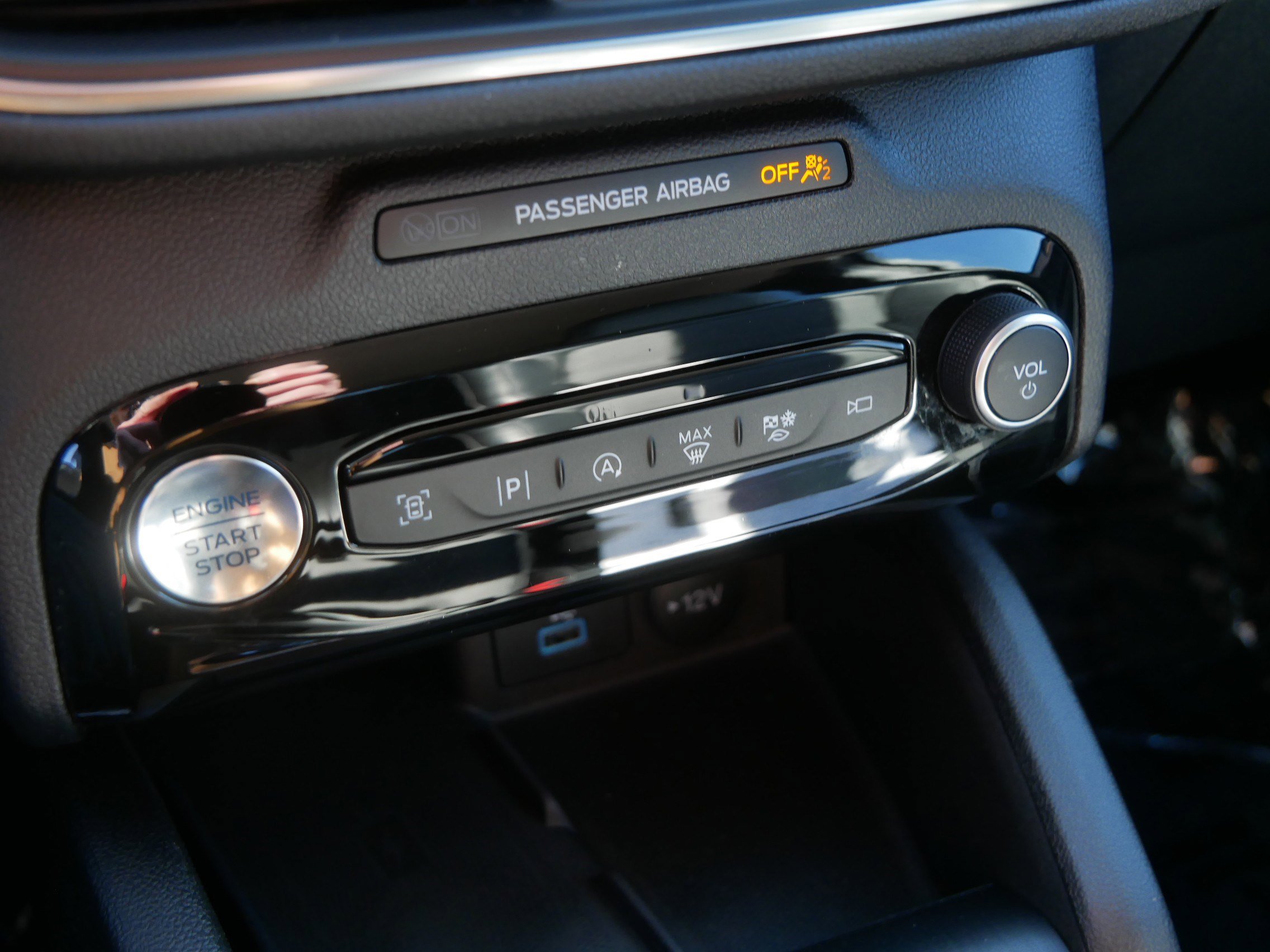 Used 2023 Ford Escape Platinum image 29