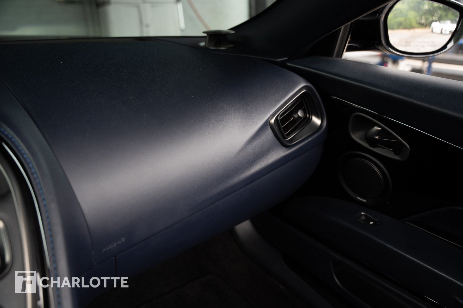 Used 2019 Aston Martin DB11 Volante RWD image 29