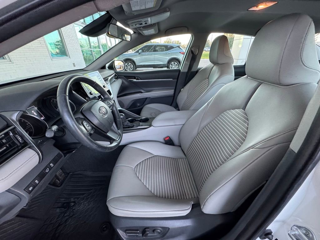 Used 2023 Toyota Camry SE FWD image 11