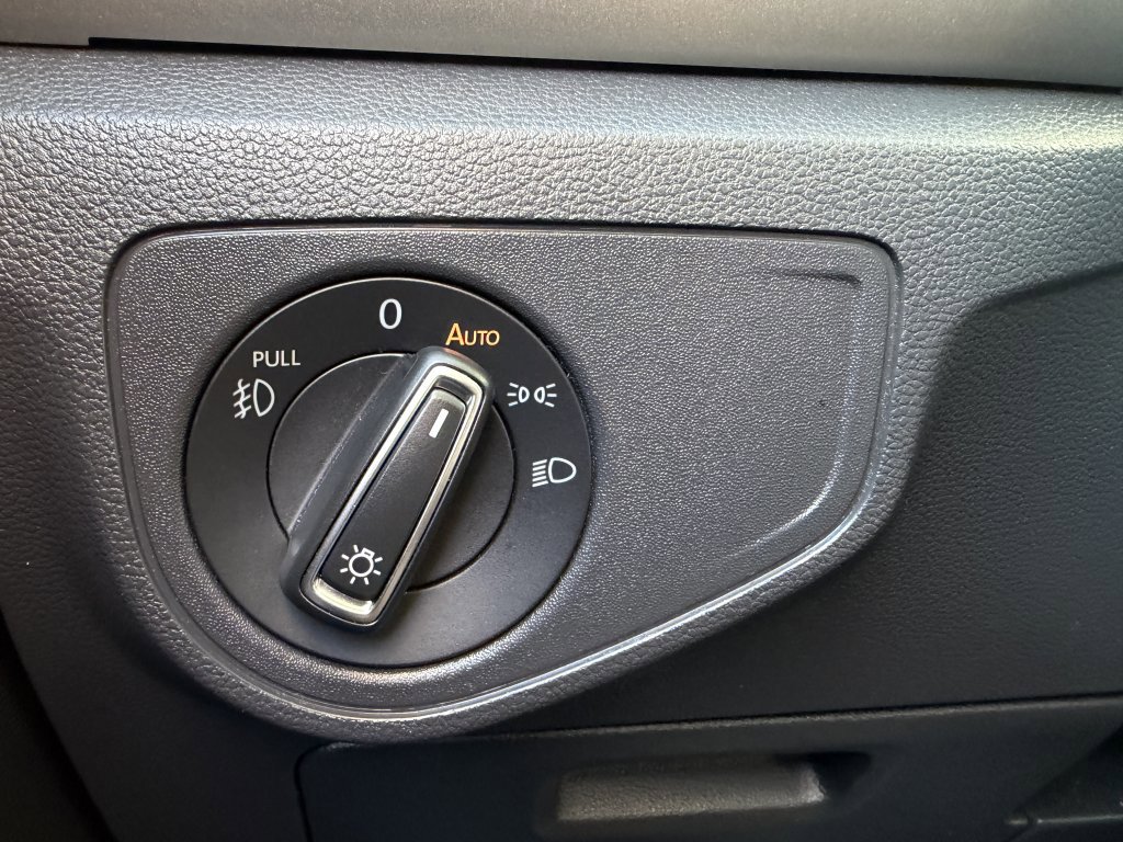 Used 2019 Volkswagen Atlas SE w/ Panoramic Sunroof Package image 26