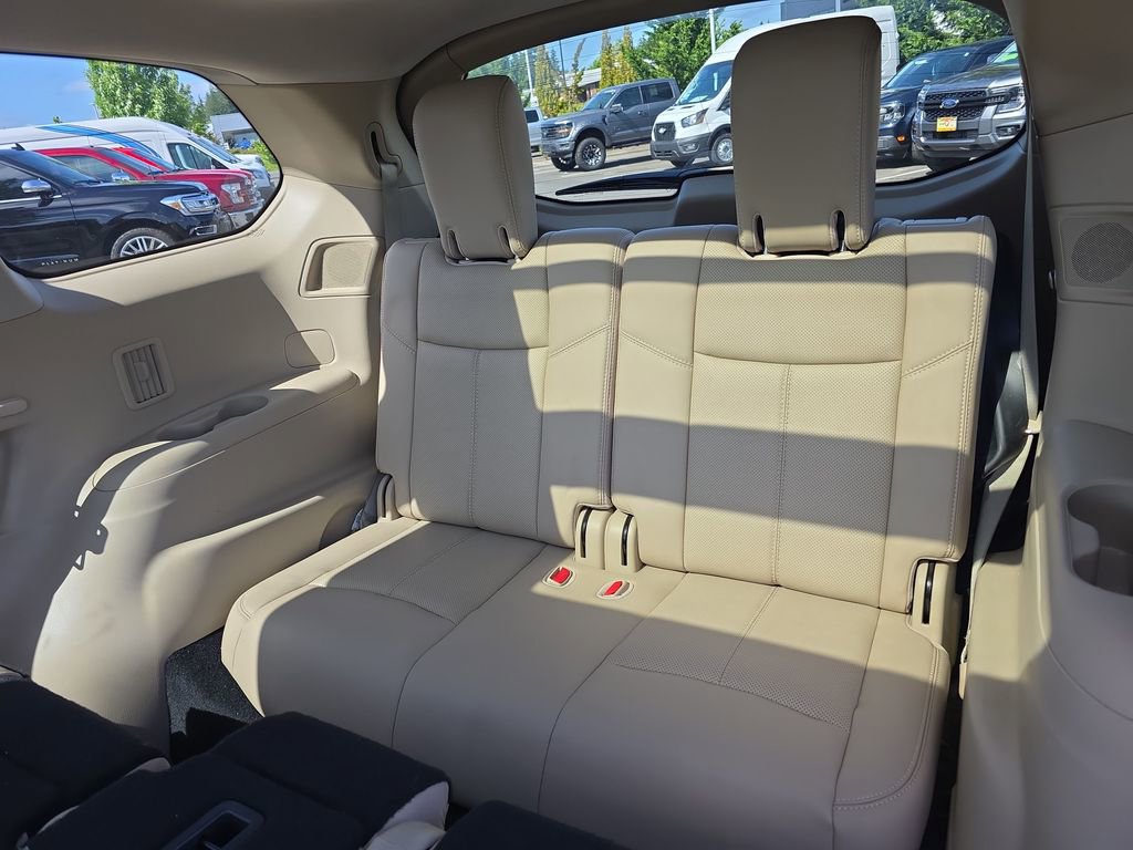 Used 2017 Nissan Pathfinder Platinum AWD/4WD image 33