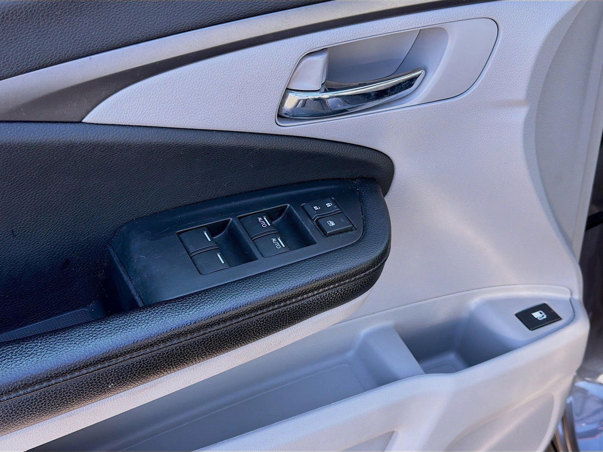 Used 2020 Honda Pilot EX image 23