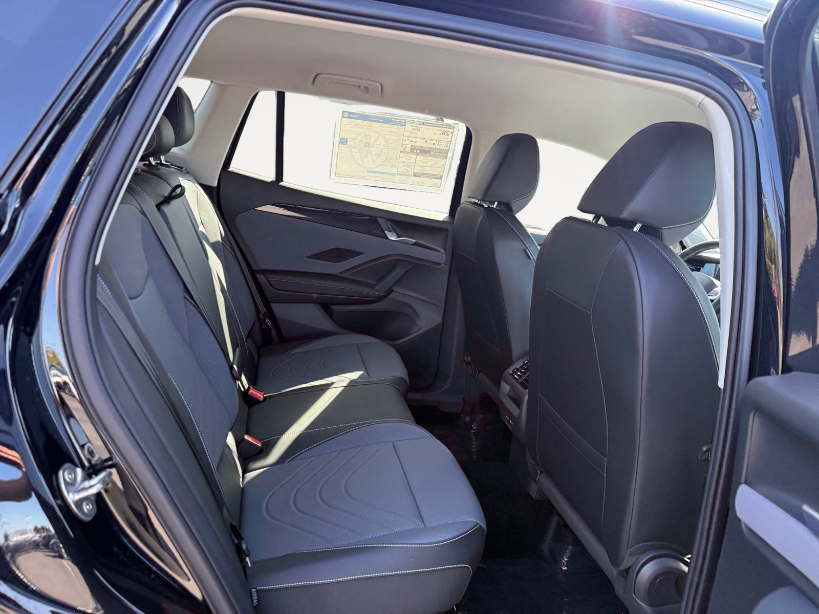 New 2026 Volkswagen Tiguan SE FWD image 18