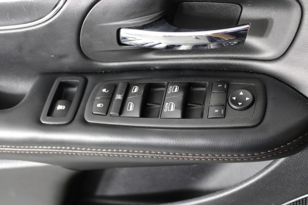 Used 2020 Dodge Grand Caravan SE FWD image 23