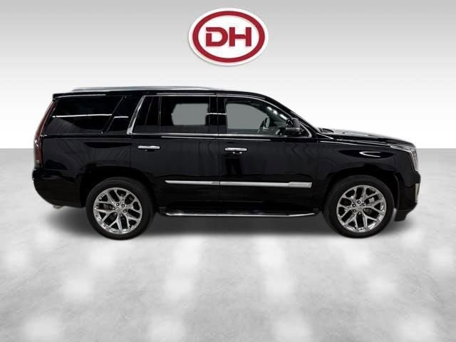 Used 2016 Cadillac Escalade Luxury AWD/4WD image 4