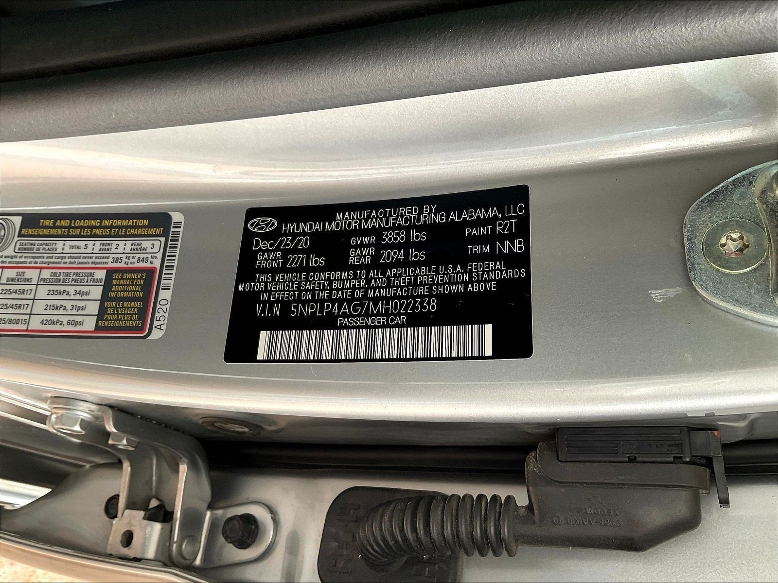 Used 2021 Hyundai Elantra Limited FWD image 17