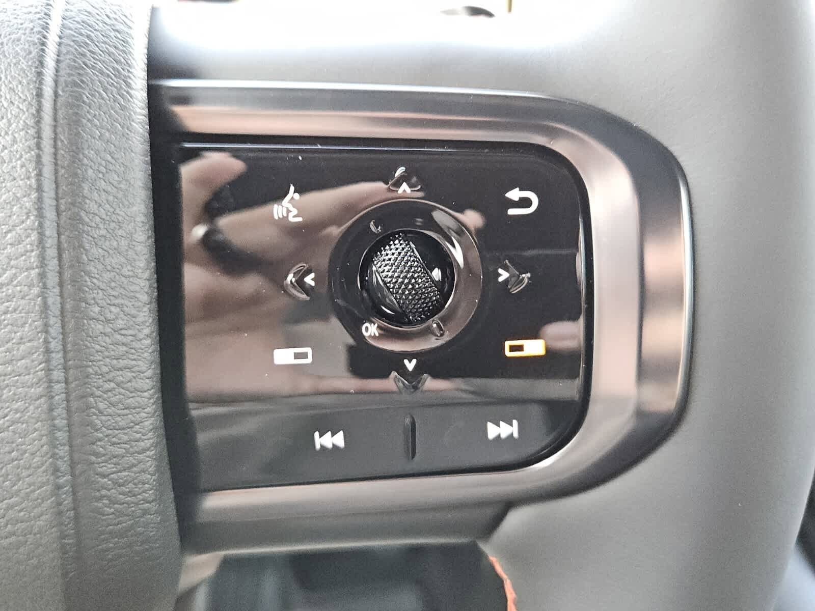 New 2026 Nissan Armada PRO-4X w/ Captain's Chari Seat Package image 13