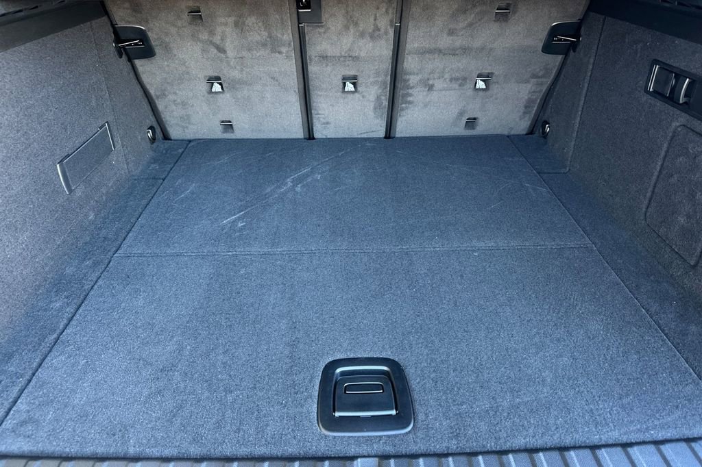 New 2026 BMW iX M70 w/ Executive Package image 16