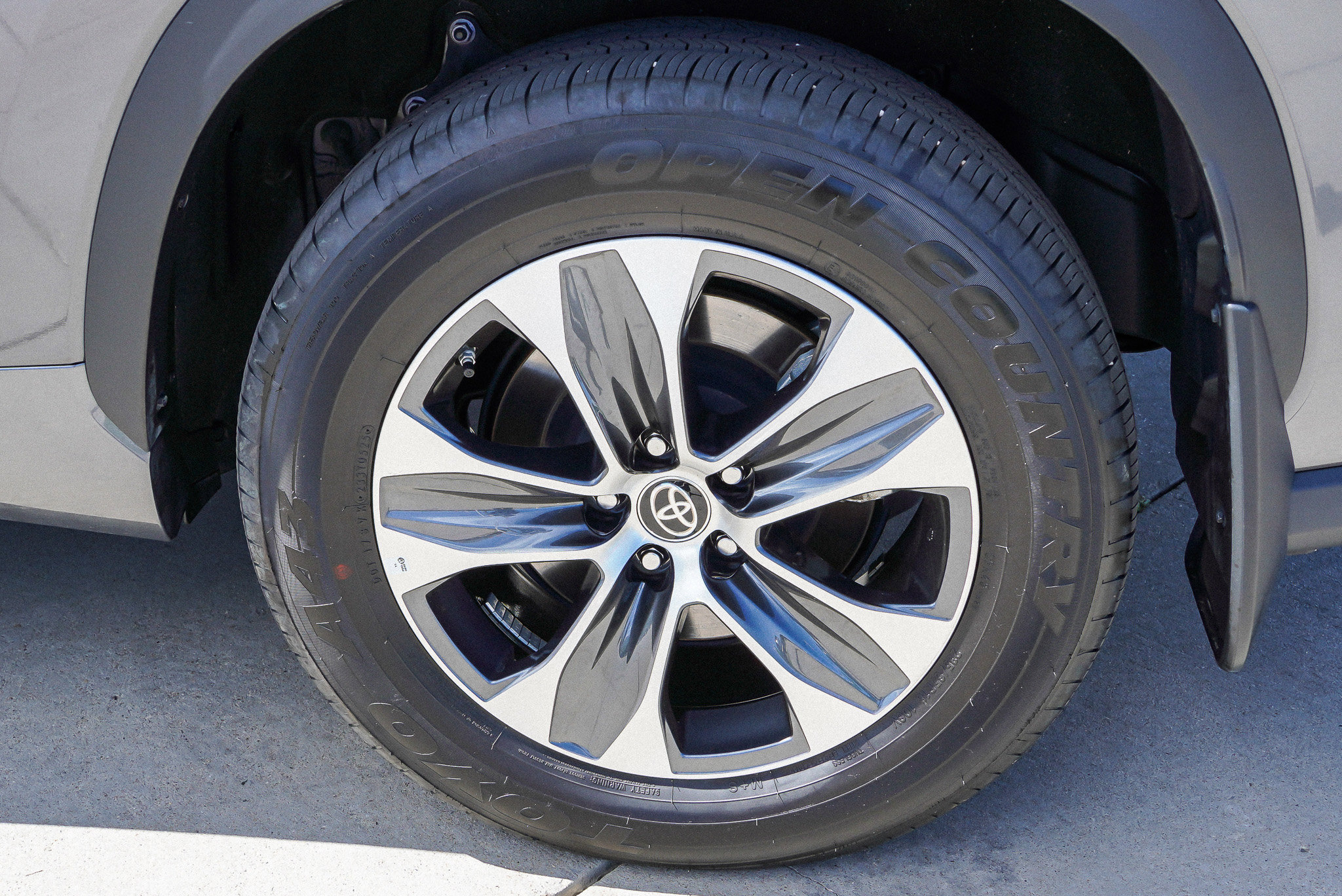 Certified 2025 Toyota Highlander XLE AWD/4WD image 13