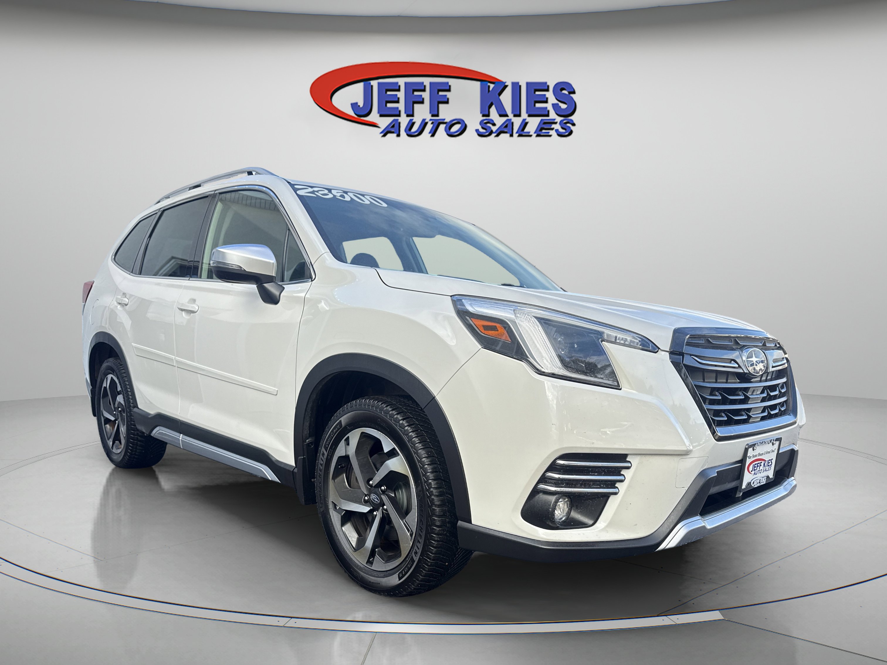 Used 2022 Subaru Forester Touring AWD/4WD image 3