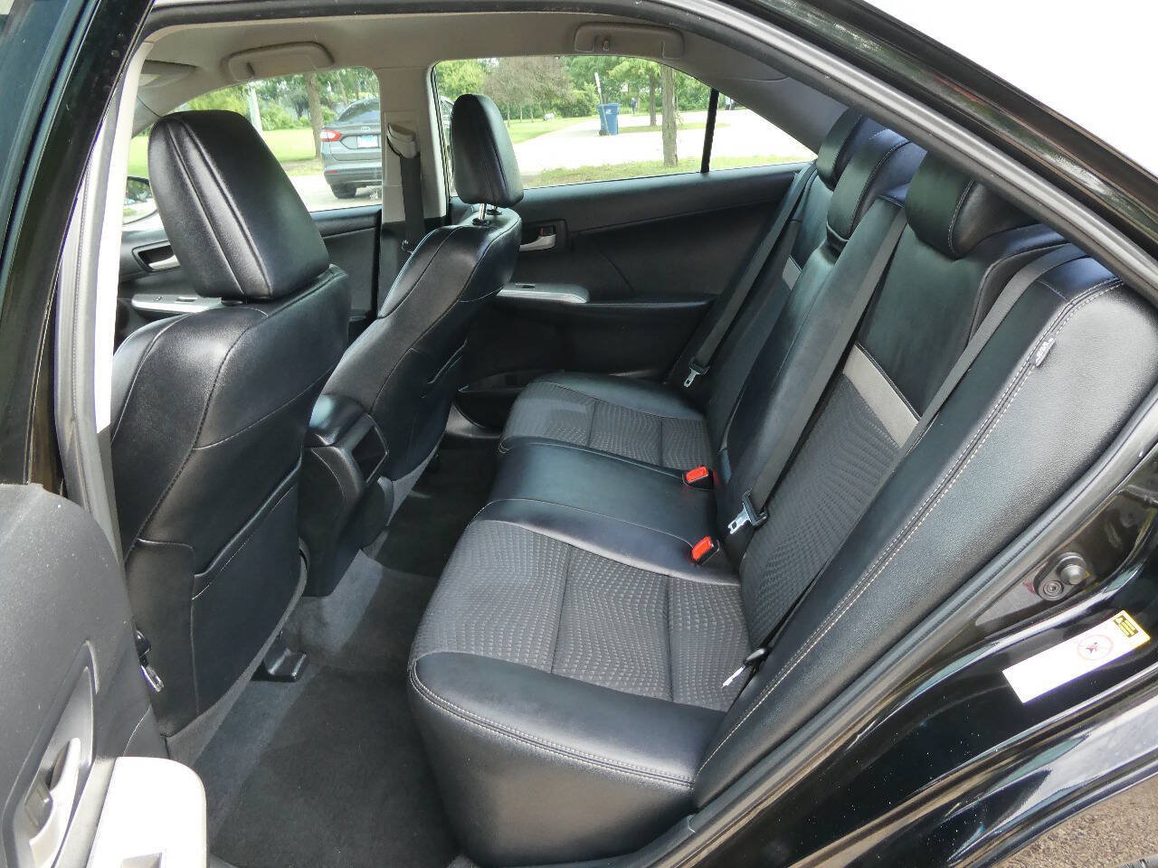 Used 2012 Toyota Camry SE FWD image 23