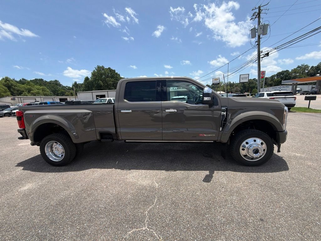 New 2026 Ford F450 Platinum w/ Platinum Plus Package AWD/4WD image 3