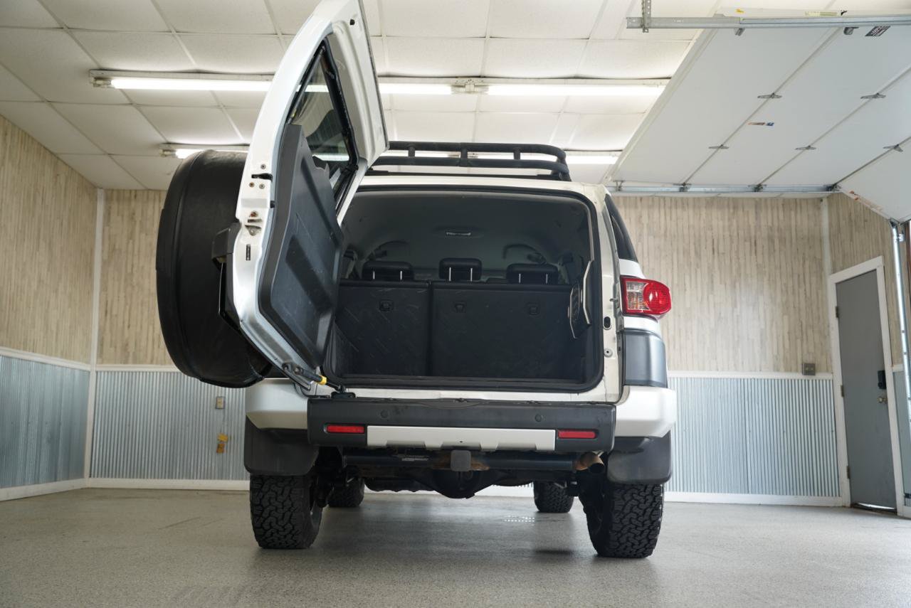 Used 2008 Toyota FJ Cruiser 4WD image 40