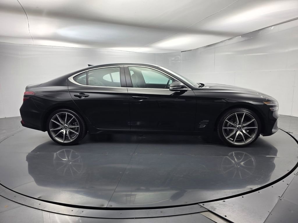 Used 2023 Genesis G70 2.0T RWD image 3