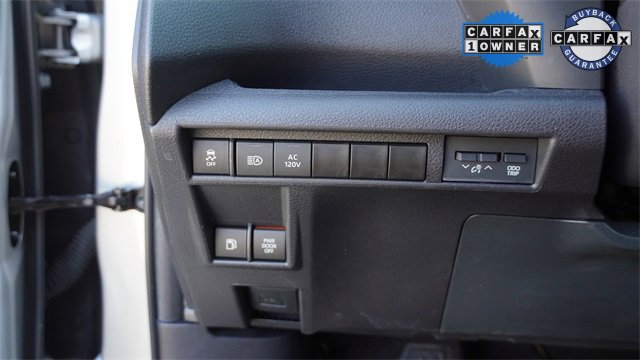 Used 2025 Toyota Sienna XSE w/ XSE Premium Package image 25