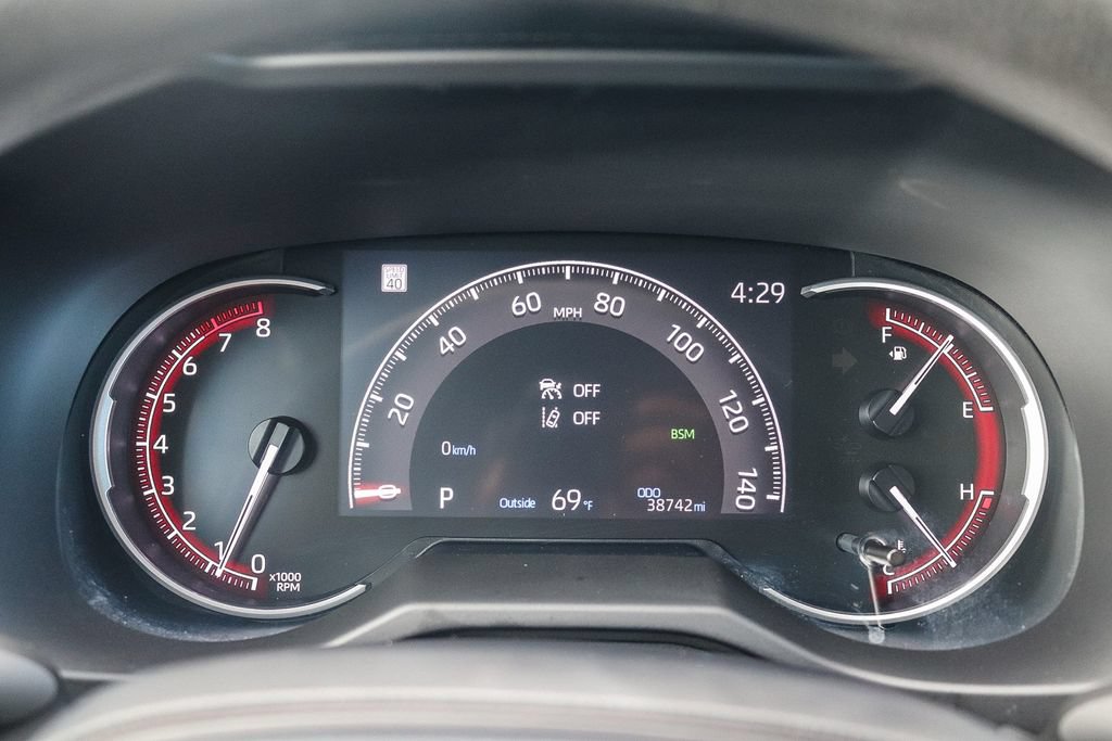 Used 2024 Toyota RAV4 XLE FWD image 23