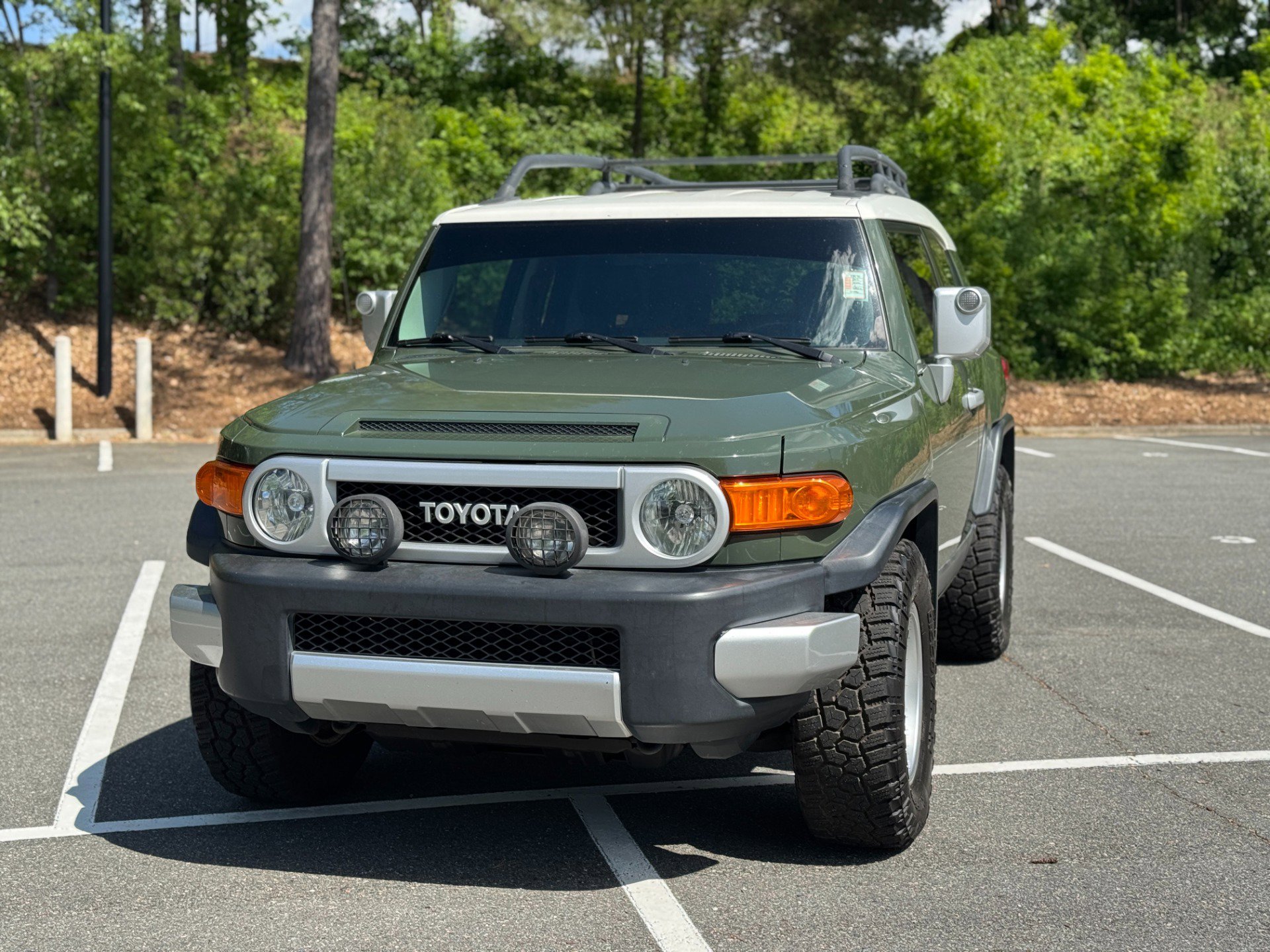 Used 2011 Toyota FJ Cruiser 2WD w/ Convenience Pkg image 3