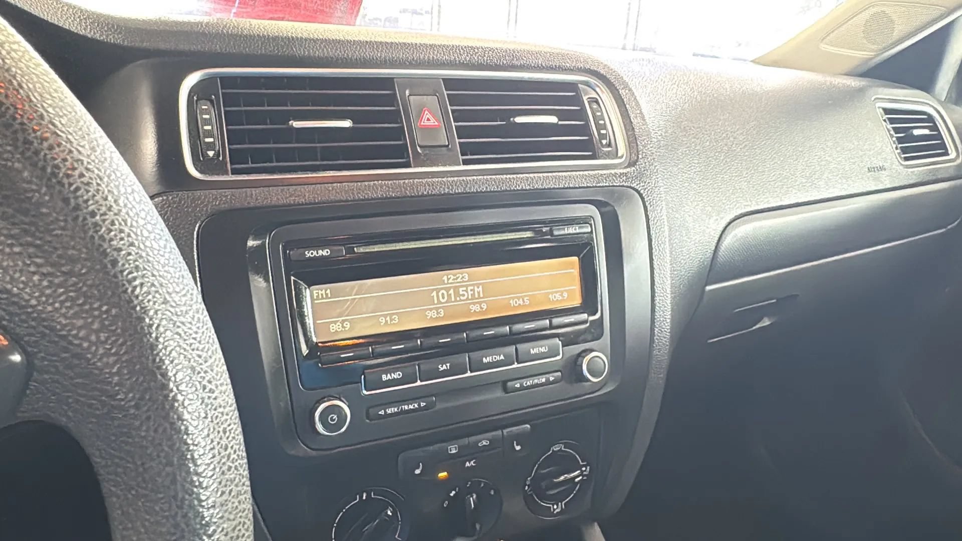 Used 2014 Volkswagen Jetta TDI Value Edition FWD image 14