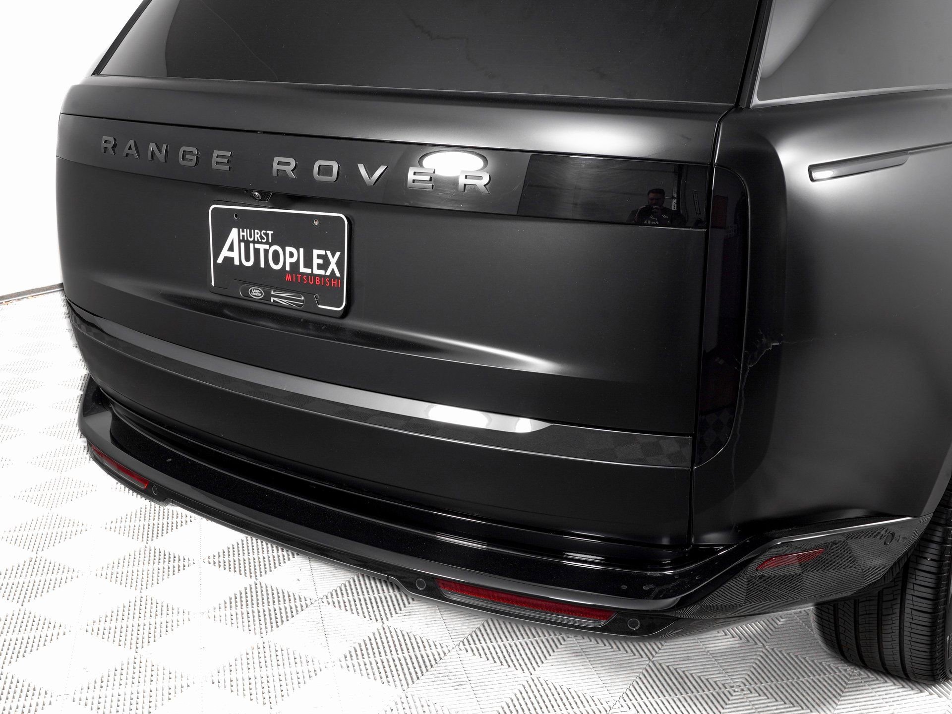 Used 2025 Land Rover Range Rover SE image 36