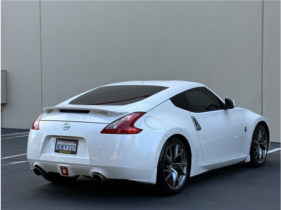 Used 2016 Nissan 370Z Coupe RWD image 6