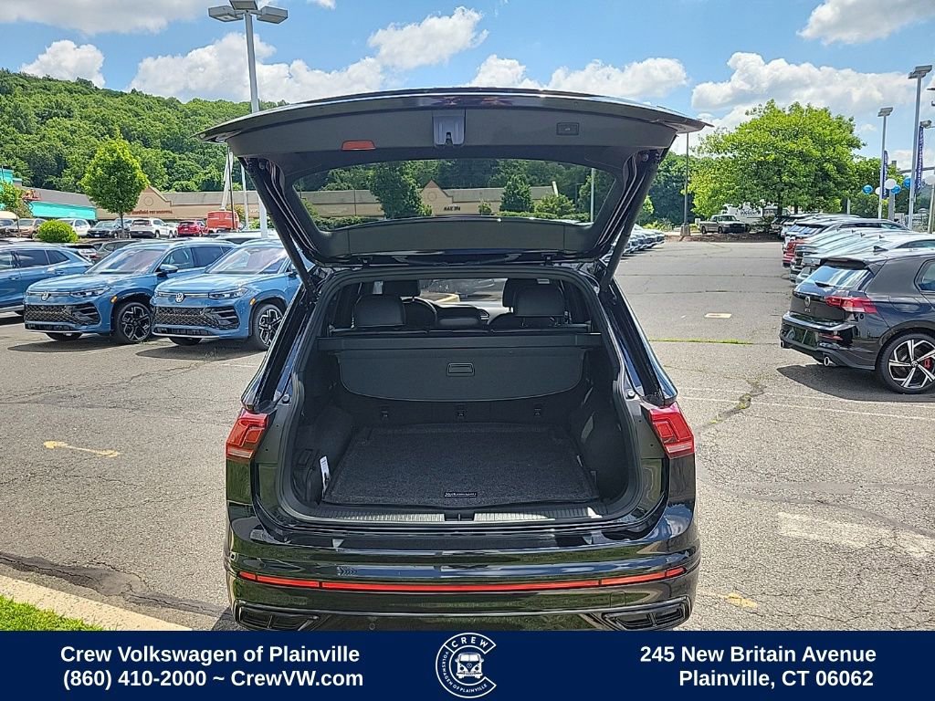 Certified 2024 Volkswagen Tiguan SE R-Line AWD/4WD image 54