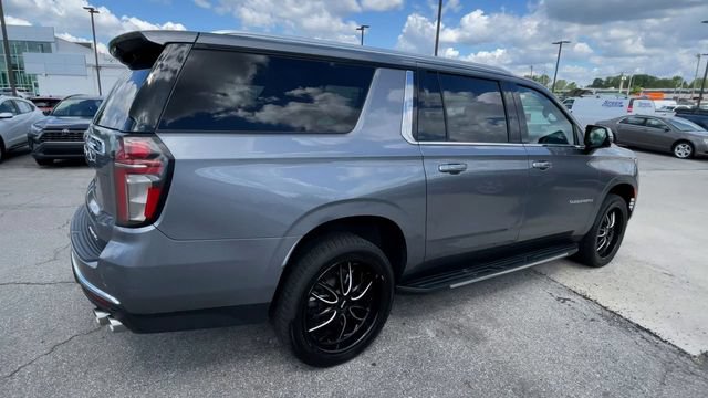 Used 2021 Chevrolet Suburban Premier w/ Premium Package AWD/4WD image 2