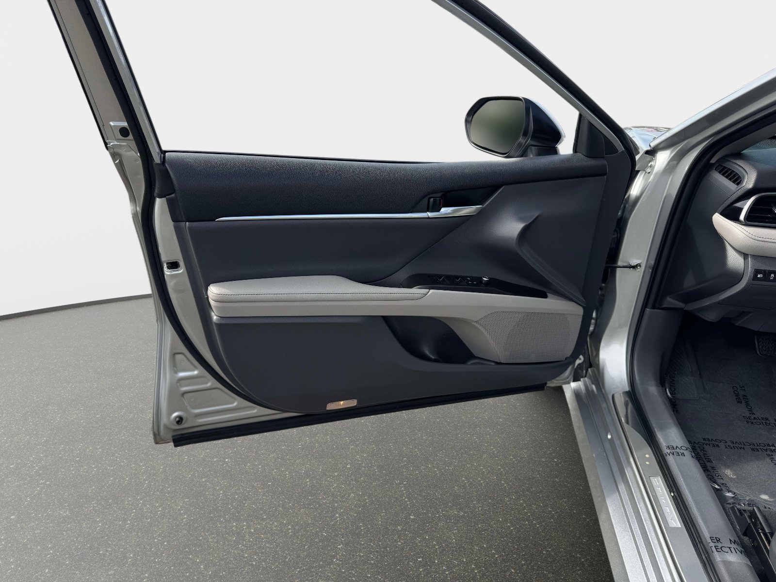 Certified 2021 Toyota Camry XLE FWD image 16
