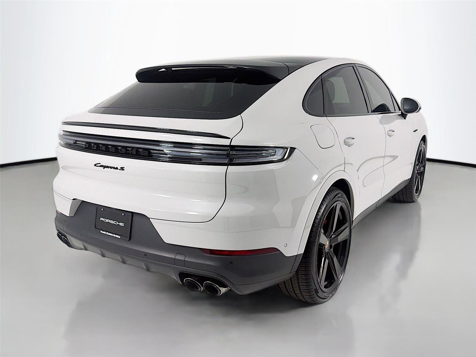 Used 2025 Porsche Cayenne S AWD/4WD image 26