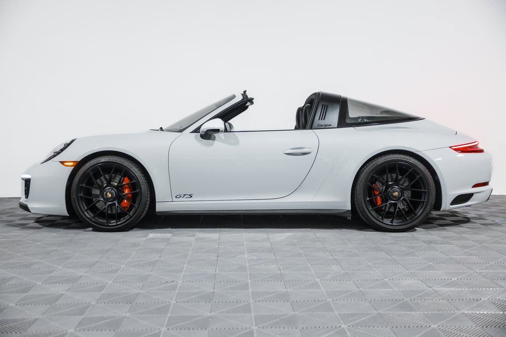 Used 2019 Porsche 911 Targa 4 GTS image 11