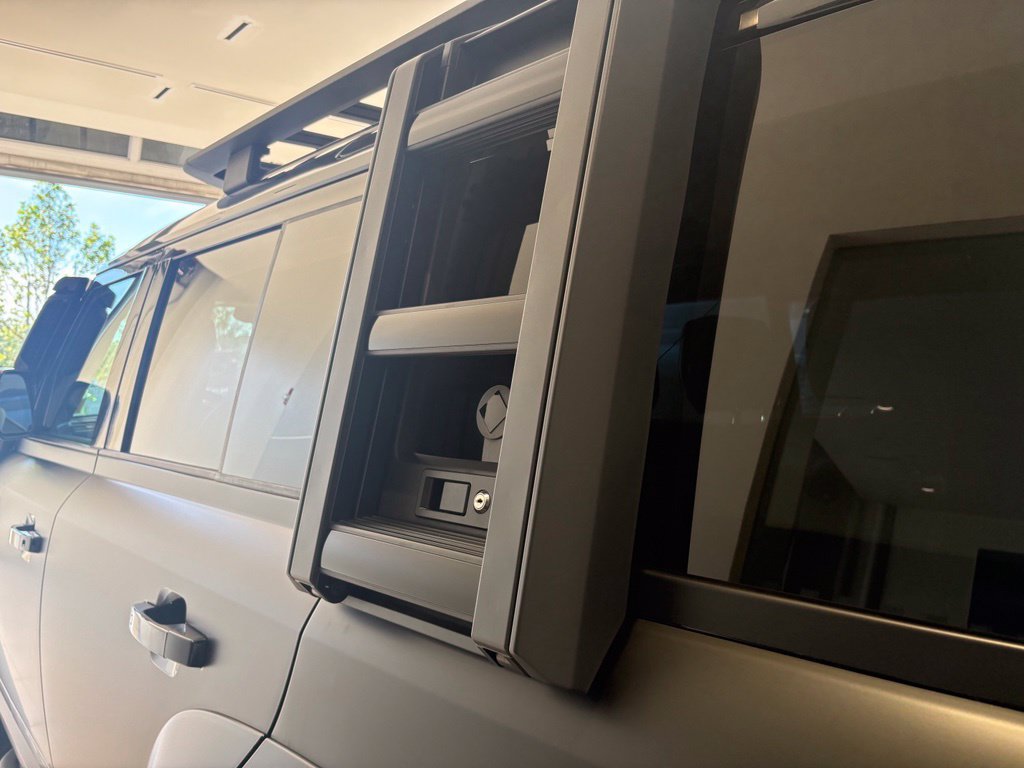 New 2026 Land Rover Defender 110 AWD/4WD image 3
