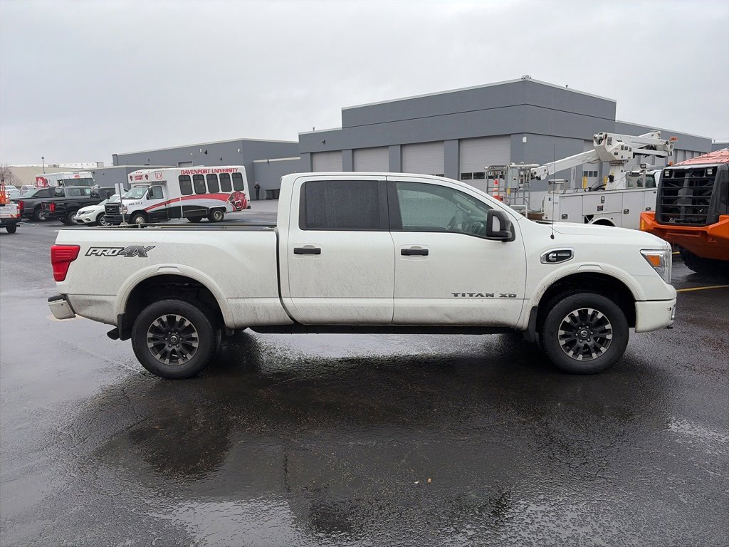 Used 2019 Nissan Titan PRO-4X w/ Pro-4x Convenience Package image 4