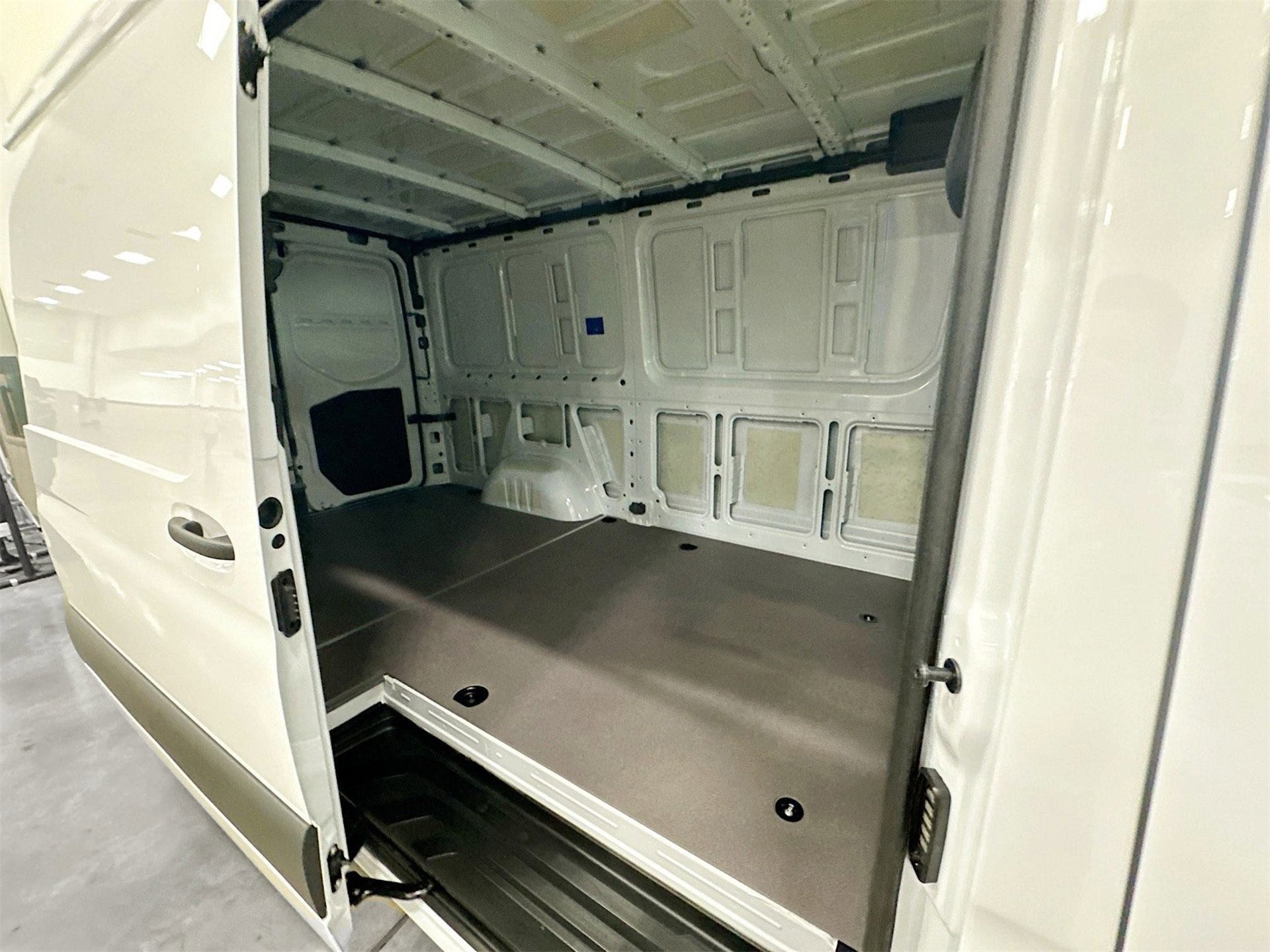 Used 2025 Mercedes-Benz Sprinter 2500 image 23