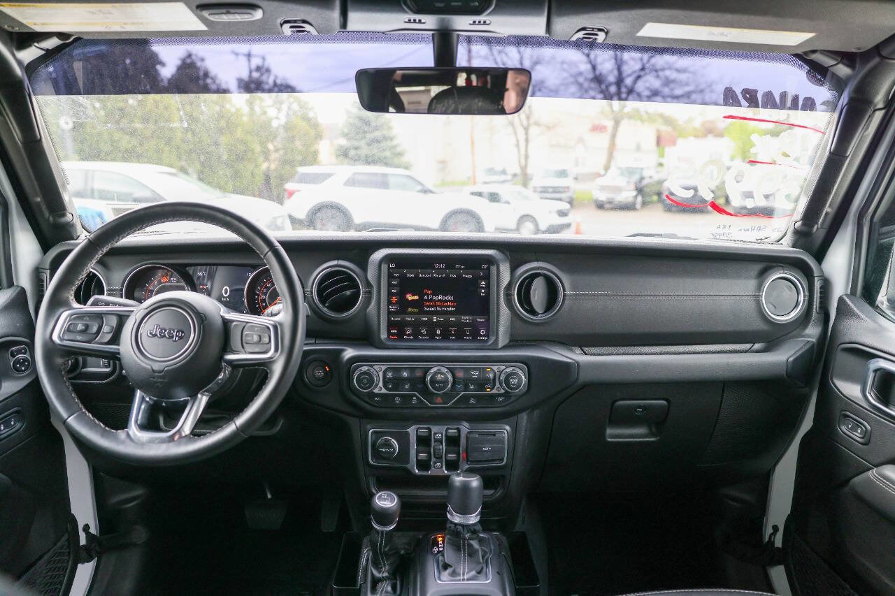 Used 2023 Jeep Wrangler Unlimited Sahara w/ Cold Weather Group AWD/4WD image 28