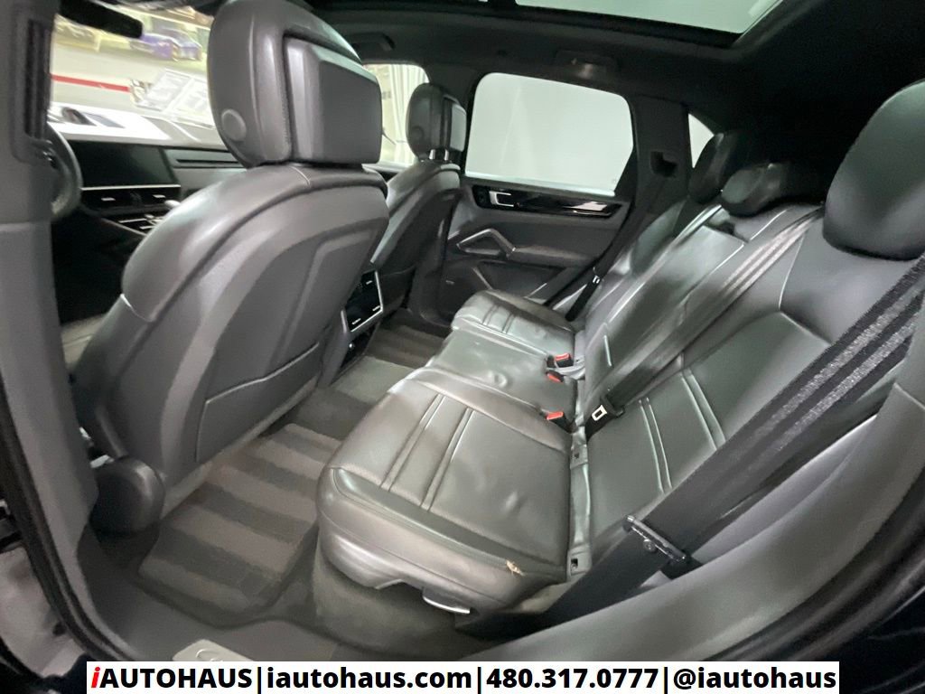 Used 2019 Porsche Cayenne Base image 13