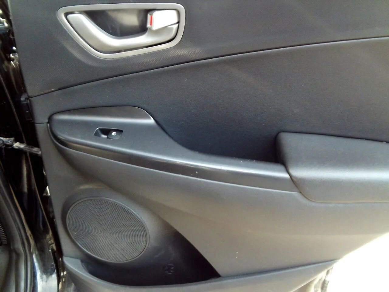 Used 2021 Hyundai Kona Ultimate FWD image 26