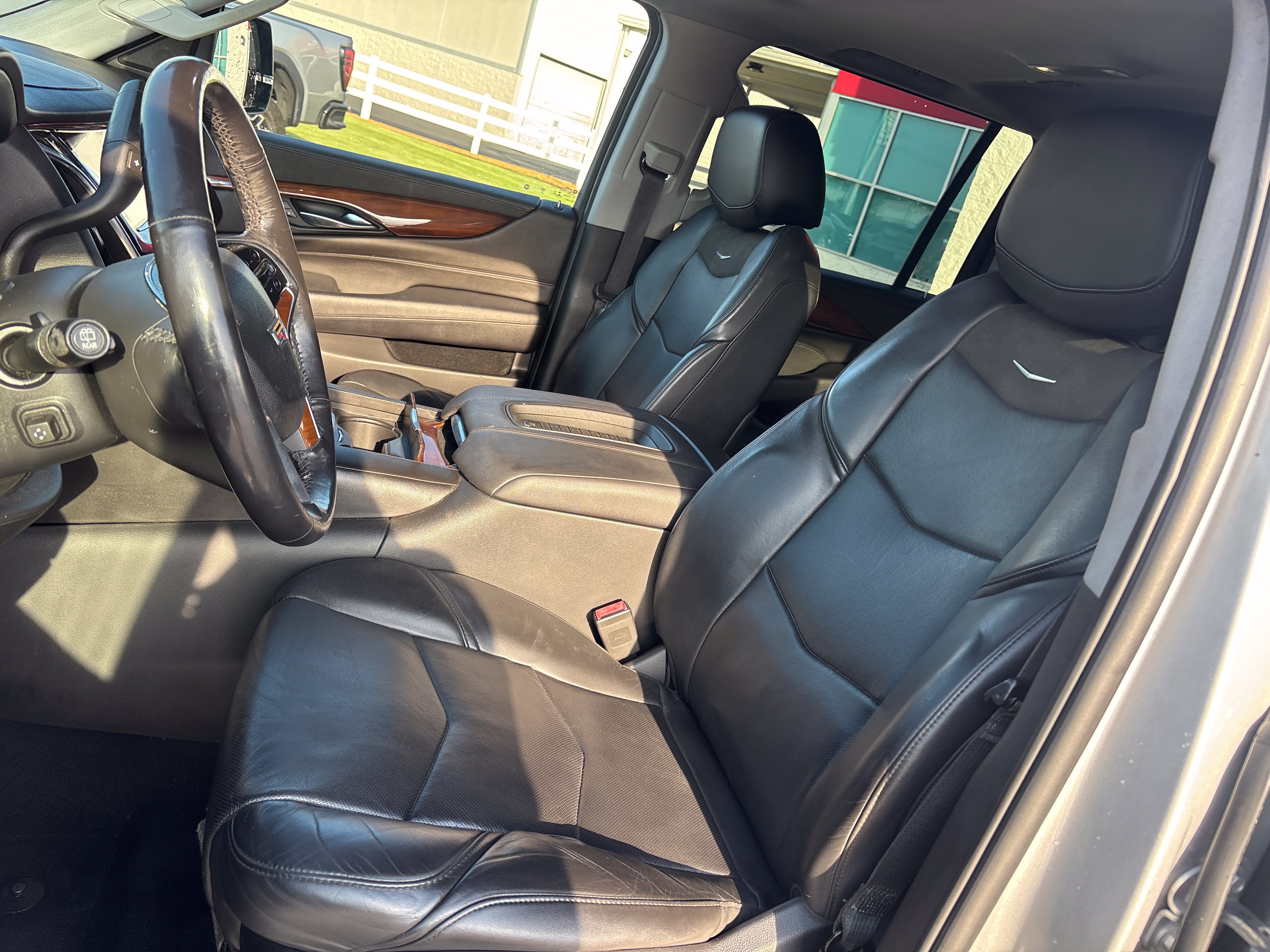 Used 2019 Cadillac Escalade ESV Luxury AWD/4WD image 12