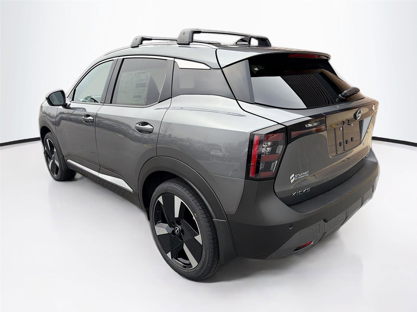 New 2026 Nissan Kicks SR w/ Cold Weather Package image 5